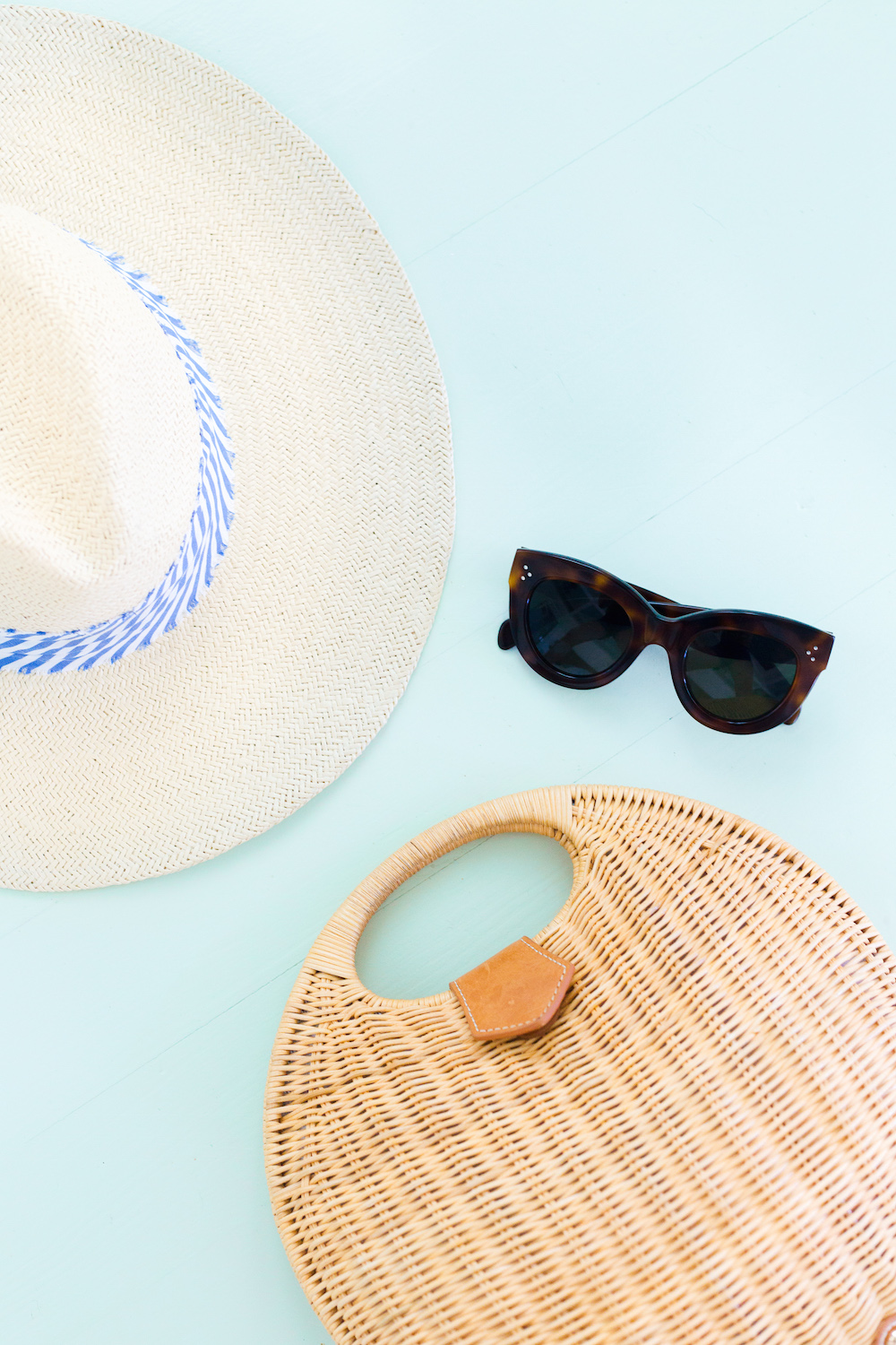 design darling blue and white striped beach hat