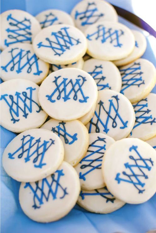 monogrammed wedding cookies