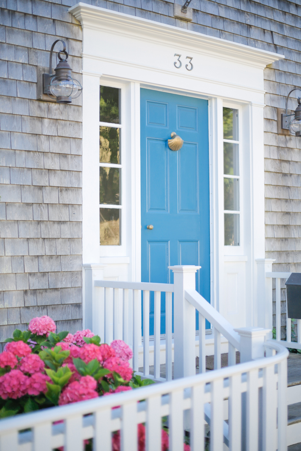 Nantucket Turquoise Door With Gold Shell Knocker With Pink