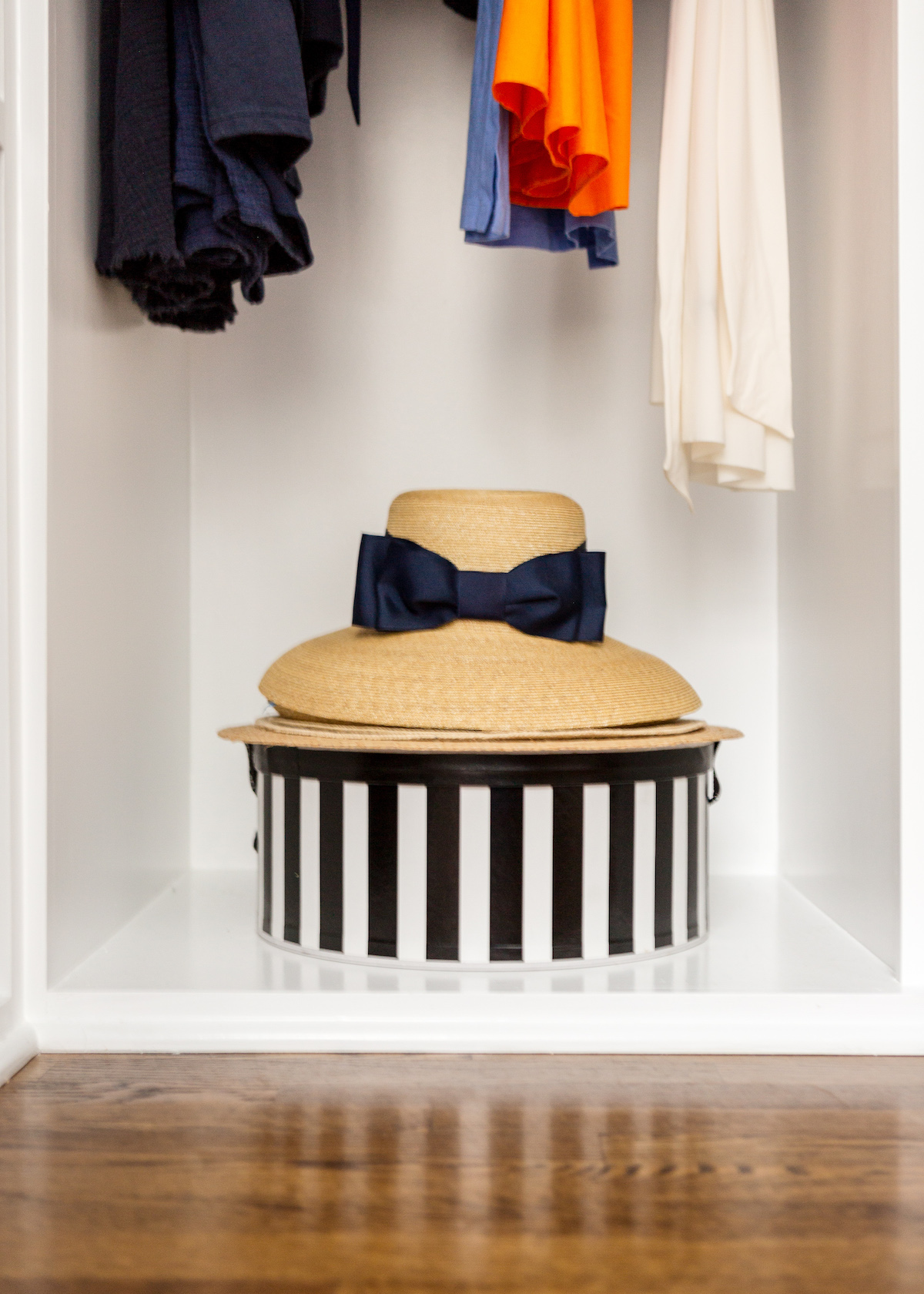 design darling closet hat box