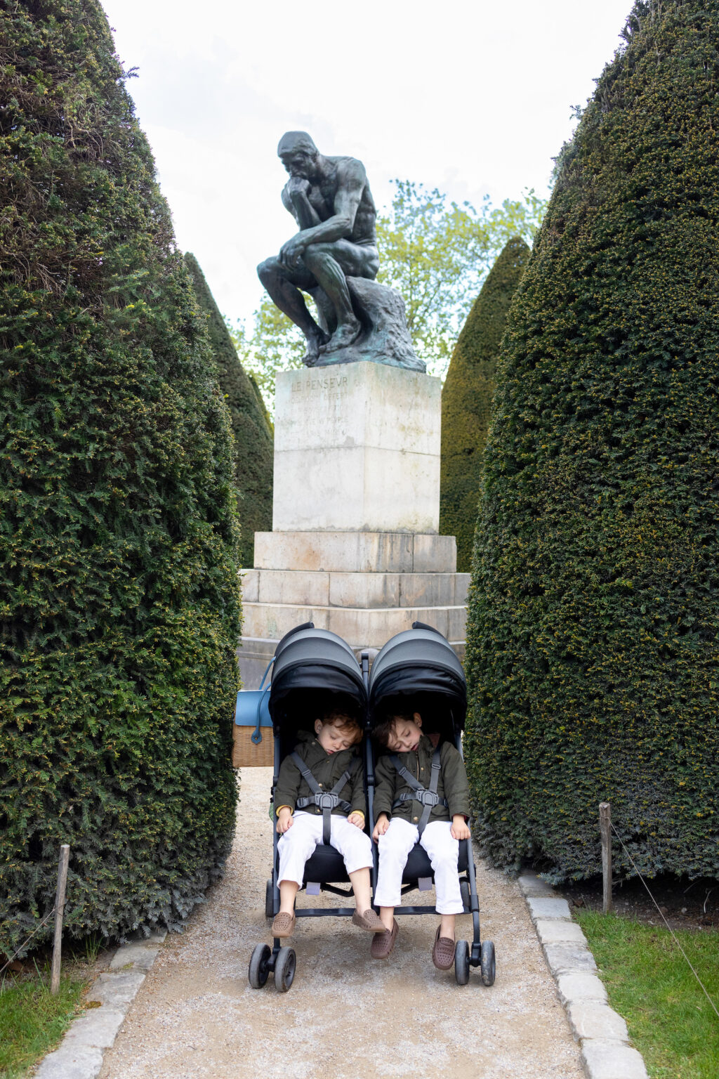 best-double-travel-stroller-for-paris-with-little-kids